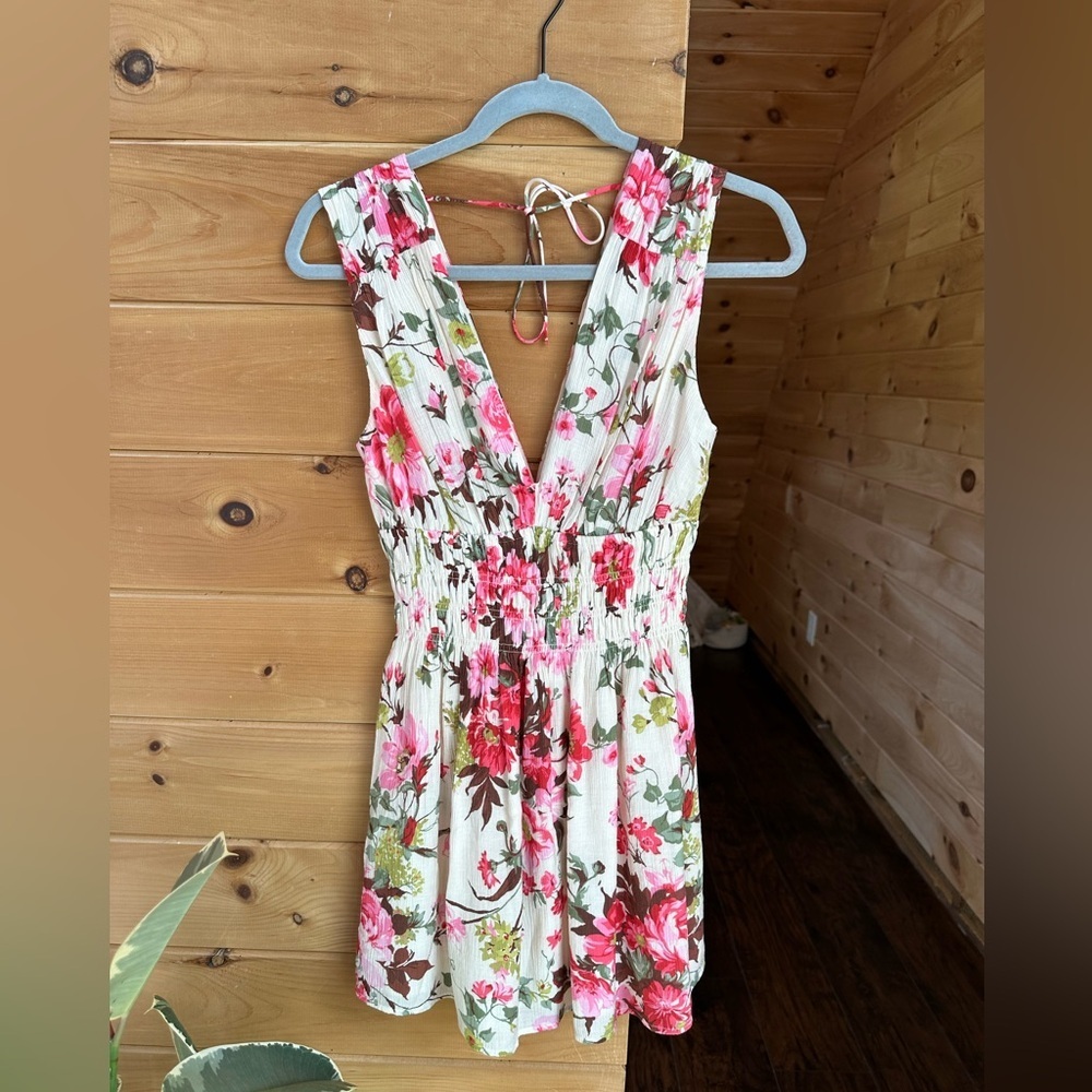 Abercrombie & Fitch Floral Plunge Dress​​